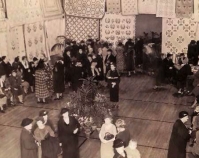 Reception at a Tuley Park exhibition 1930s Tuley Park Quilt Club Photo by Chicago Park District Chicago, Illinois Courtesy of Susan Salser
