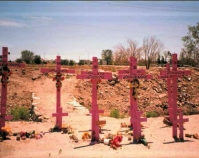 Crosses and posters honoring the women of Juarez Public domain